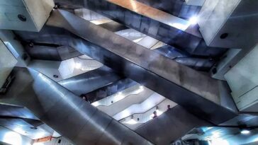 Estación Metro Camarones Línea 7, CDMX, es casi cómo viajar al c