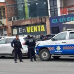 Revisan camioneta de sujetos sospechosos, resultaron ser elementos de Interpol Revisan camioneta de sujetos sospechosos, resultaron ser elementos de Interpol