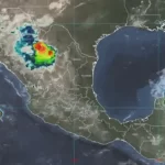 Beryl tocó tierra esta madrugada como huracán de categoría 2, al norte de Tulum, Quintana Roo