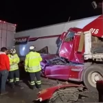 Brutal choque entre tráilers deja cuantiosas perdidas materiales en la 57