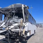 Transporte de personal estrelló detrás de una tolva – El Sol de San Juan del Río Transporte de personal estrelló detrás de una tolva – El Sol de San Juan del Río