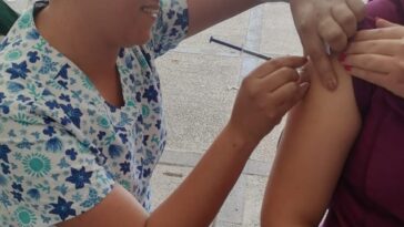 Aplicadas 555 mil 320 dosis de vacuna contra influenza