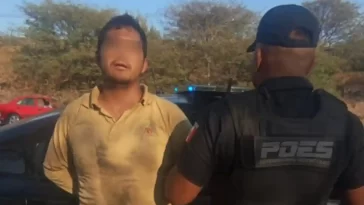 Aseguran tractocamión y detiene a hombre por posesión ilícita de hidrocarburo