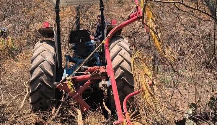 Fallece campesino tras volcar en su tractor en Tequisquiapan