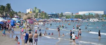 Hidrocarburo en Golfo de México: limpian 32 playas afectadas