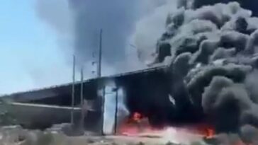 Choque de tren y pipa desata explosión e incendio en Querétaro