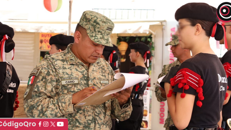 Realizan XV concurso de bandas de guerra y escoltas de Bandera Nacional