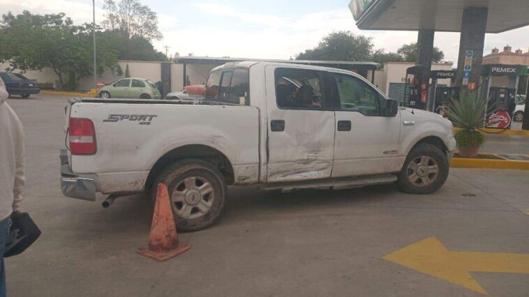 Equivoca freno con acelerador y provoca severo accidente en Tequisquiapan