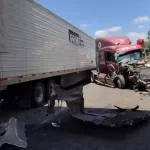 Brutal choque en la 57 deja dos lesionados Brutal choque en la 57 deja dos lesionados