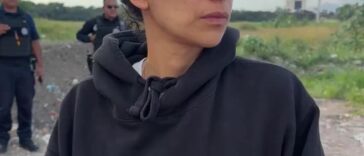 🚔 Flor Amargo sufre choque al ser impactada por vehículo del gobierno de San Juan del Río en Tequisquiapan, Querétaro; acusa que viajaban a exceso de velocidad: “A ver si es cierto que se hacen responsables o va a haber mano negra aquí” 📹: Tiktok | Flor Amargo