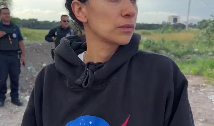 🚔 Flor Amargo sufre choque al ser impactada por vehículo del gobierno de San Juan del Río en Tequisquiapan, Querétaro; acusa que viajaban a exceso de velocidad: “A ver si es cierto que se hacen responsables o va a haber mano negra aquí” 📹: Tiktok | Flor Amargo