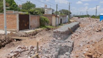 Obras del tren bloquean accesos a viviendas en San Juan del Río – El Sol de México
