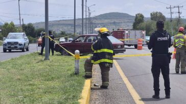 Muere al manejar auto en la carretera 120 – El Sol de San Juan del Río