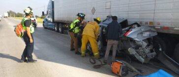 Rescatan a personas que quedaron prensadas en fuerte accidente – El Sol de San Juan del Río